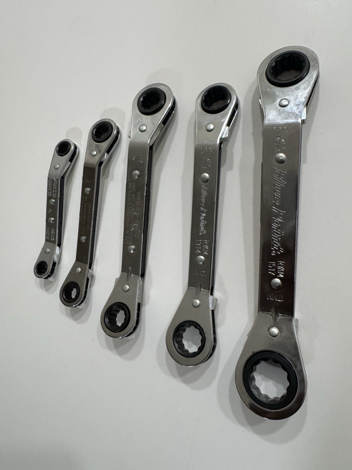 Blue-Point 12 Points metric offset ratcheting wrench 5pc set. 7mm -17mm USA