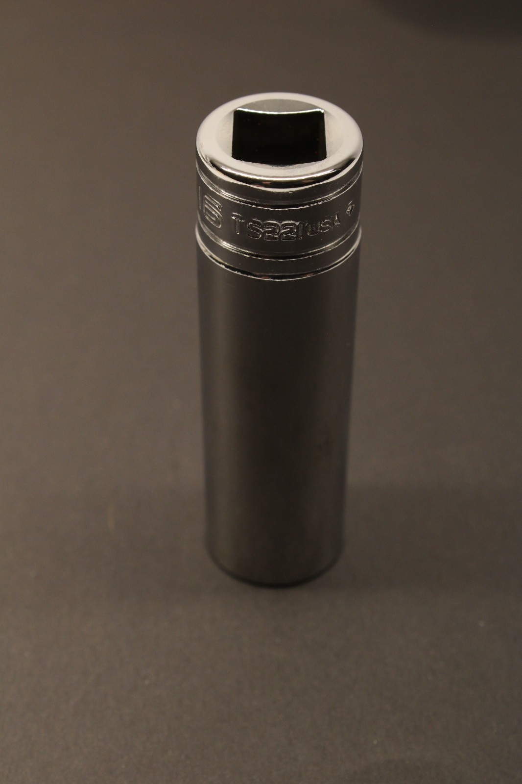 Snap-on Tools USA NEW 1/2″ Drive 6-POINT SAE 11/16” DEEP Socket TS221
