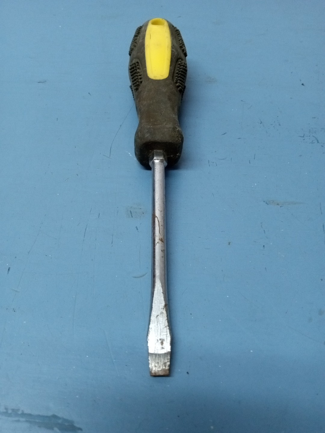 Unbranded 8inch Black & Yellow Handled Flathead Screwdriver (LL)