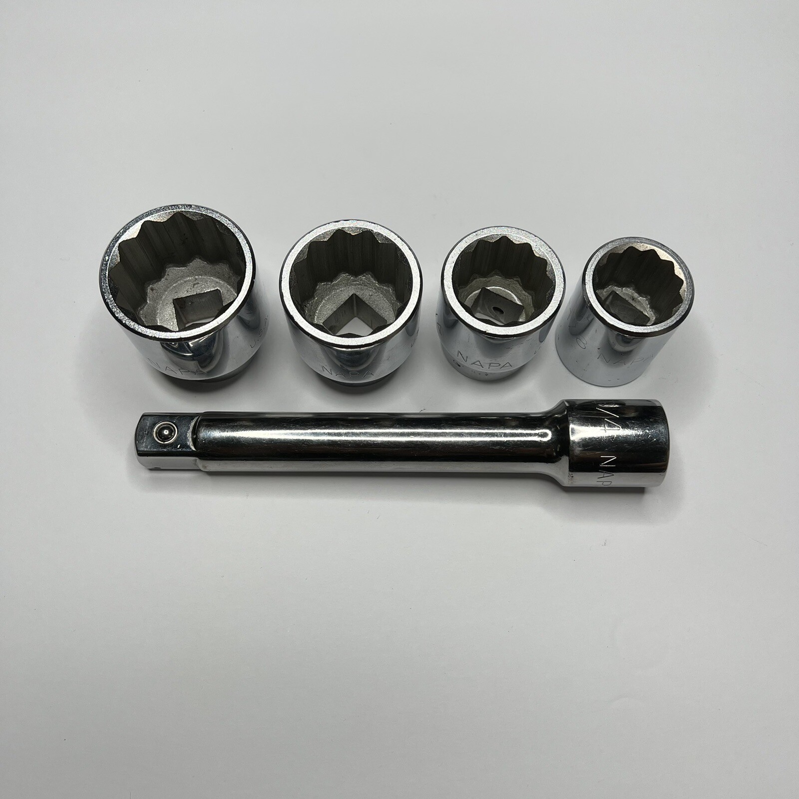 Napa 3/4″ Drive Sockets & 6” Extension 5pc 1-5/8” , 1-1/2” , 1-1/4” , 1-1/8” USA
