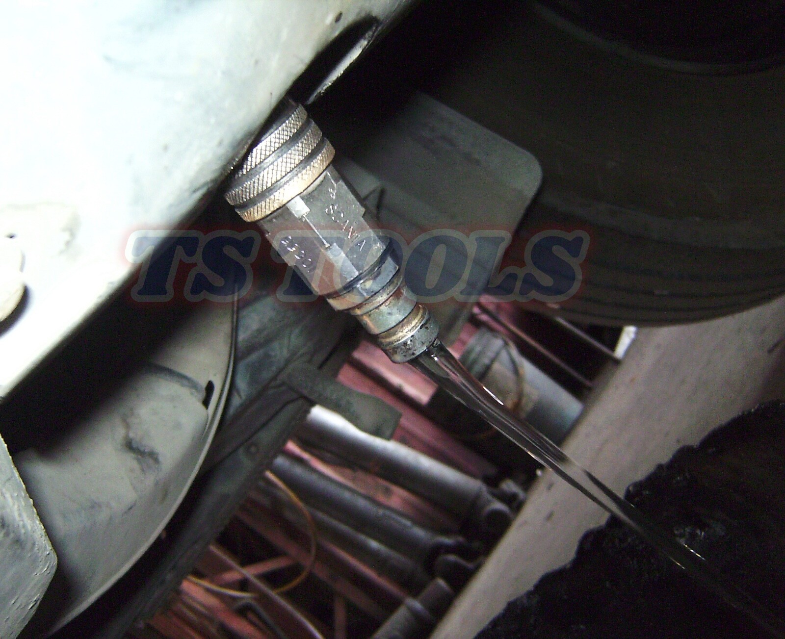 TS TOOLS/Radiator Coolant Drain Hose for Volvo & Mack Trucks alt 9996049