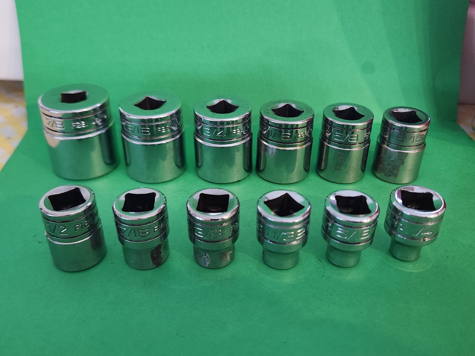 12pc. Snap On 211FY 3/8″ Dr. 12 Pt. Shallow SAE Socket Set 1/4″-7/8″