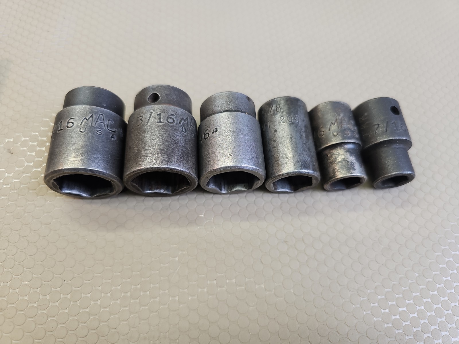 Mac Tools 1/2” Drive 6 point 14 Piece Shallow Mixed Lot Socket Set Metric & SAE