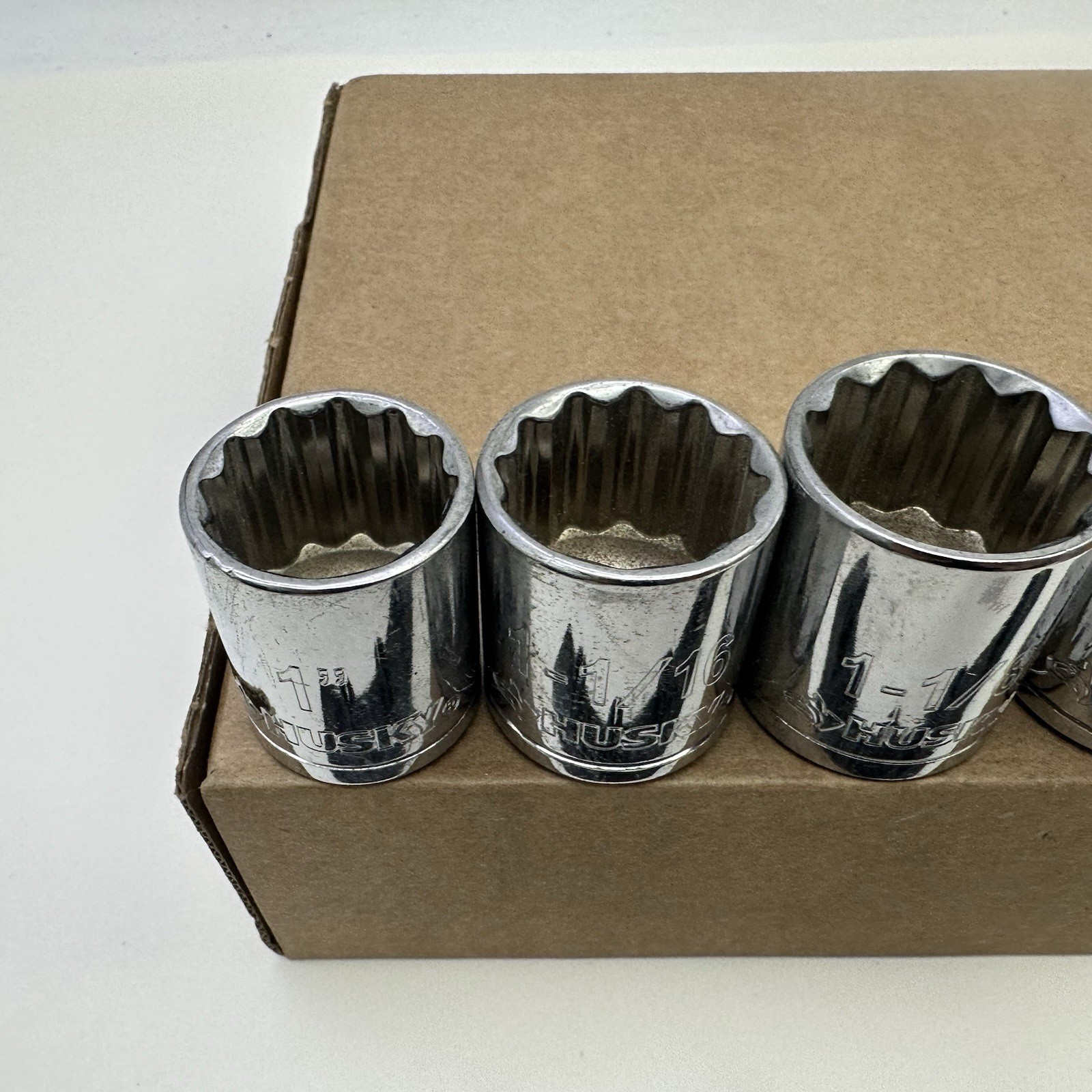 Husky 5 pc 1/2″ Drive 12 Point SAE Socket Set 1″, 1-1/16, 1-1/8, 1-3/16, 1-1/4