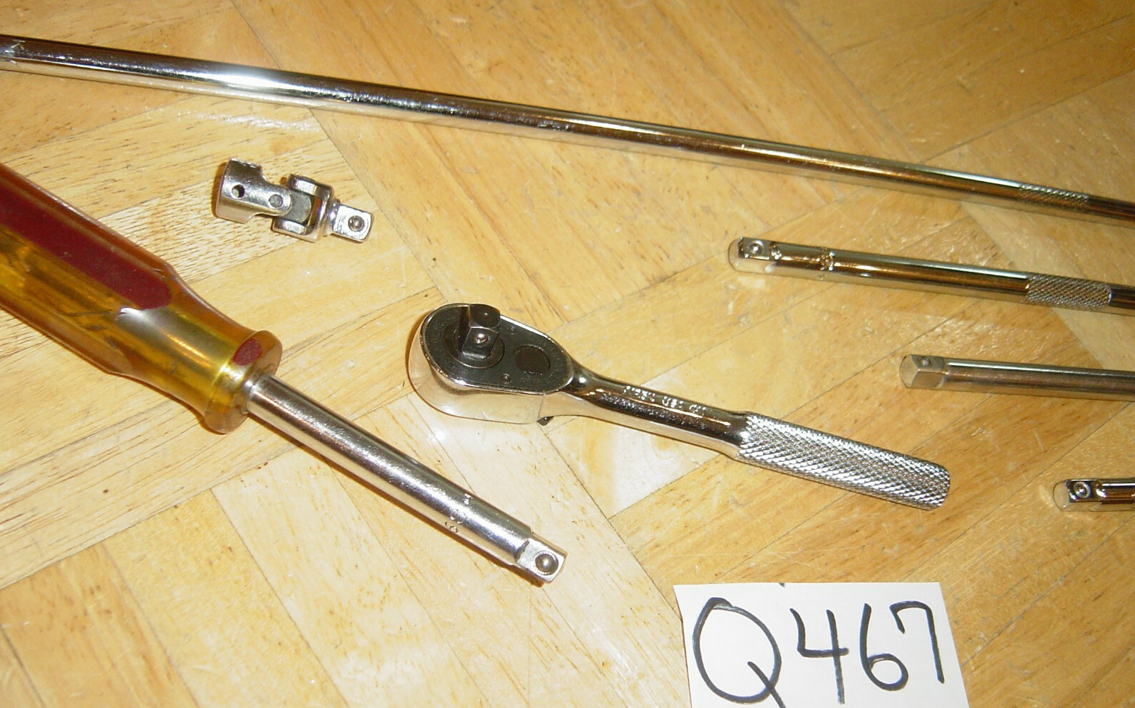 MAC TOOLS 7 PIECE 1/4 DRIVE RATCHET 4 EXTENSIONS 1/4 DRIVE HANDLE & A UNIVERSAL