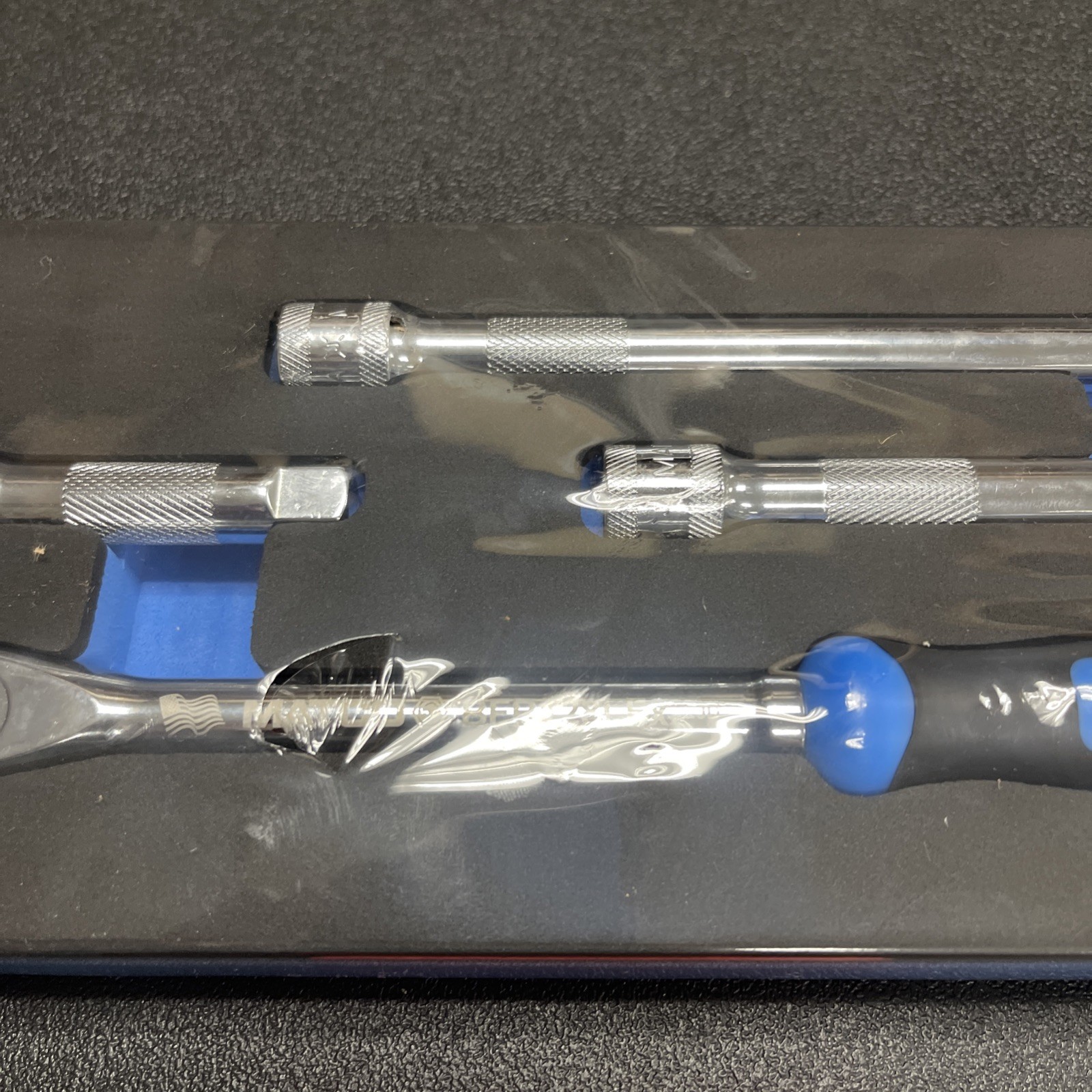 Matco Tools 3/8″ Drive Flex Ratchet + Extensions Foam Set Blue BFR128SETB