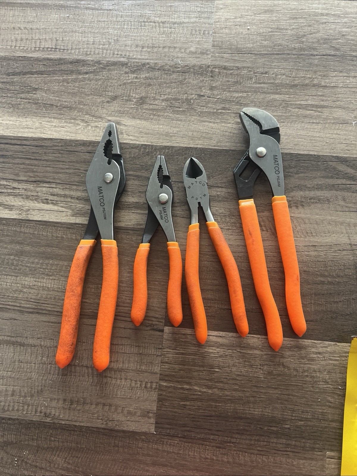 Matco Tools 4 Pc. Universal Plier Set – Orange SPU4M Nice Tools/v