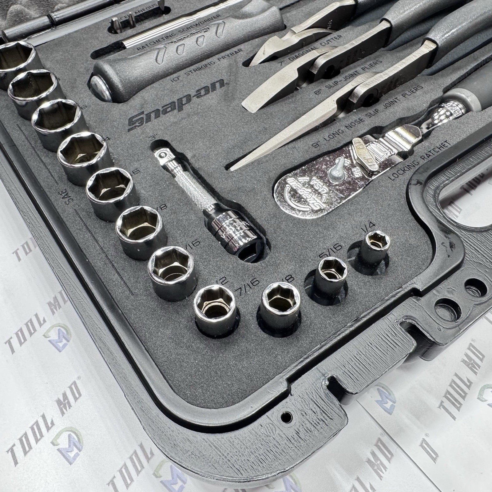 Snap-on Tools NEW 33Pc 3/8″ Drive Metric & SAE Assorted Service Set 233FSMBFDT