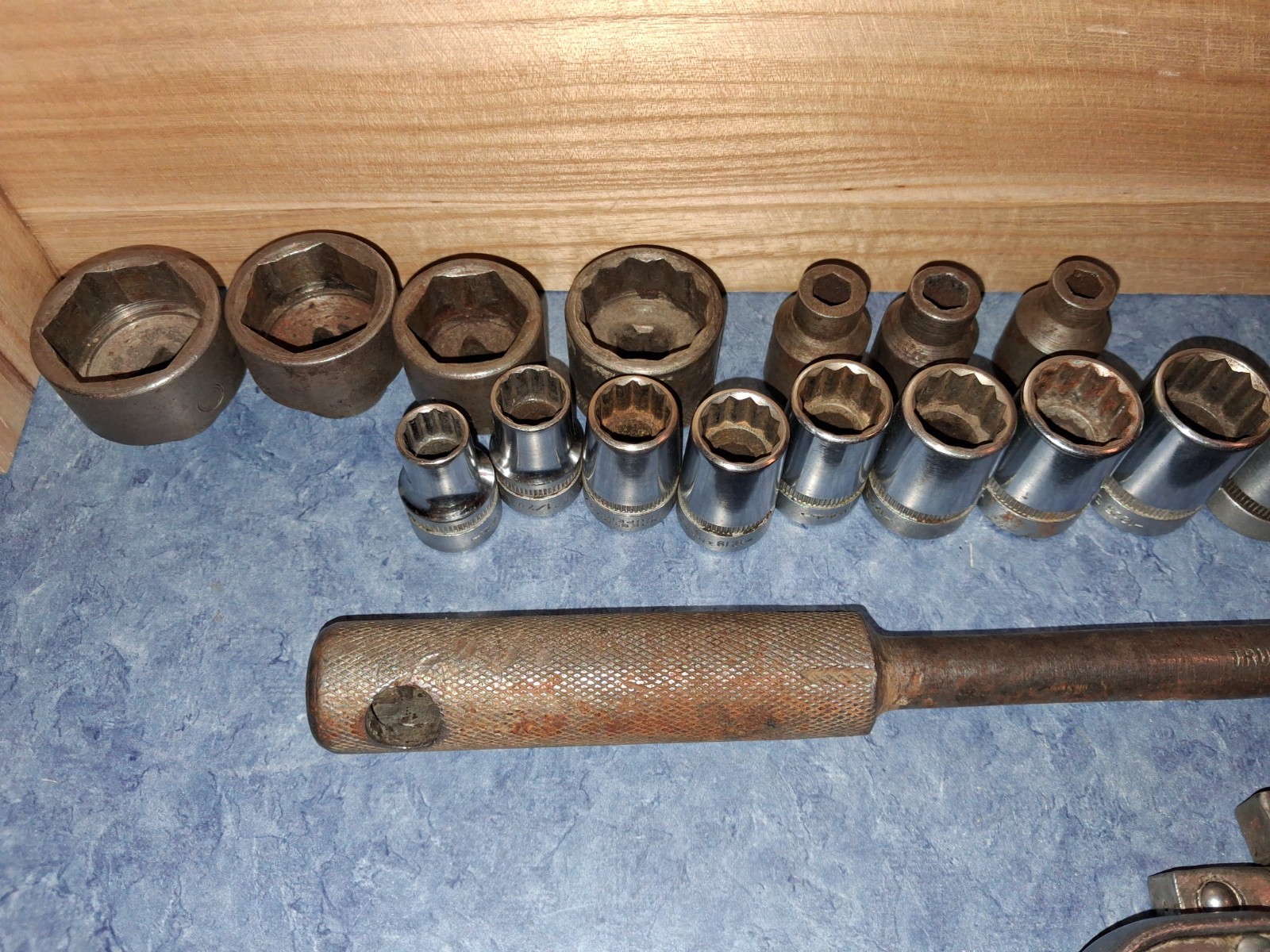 26 Piece Pre War Mixed Socket Wrench-Sockets-Plomb-Hinsdale-Indestro-Super-truth