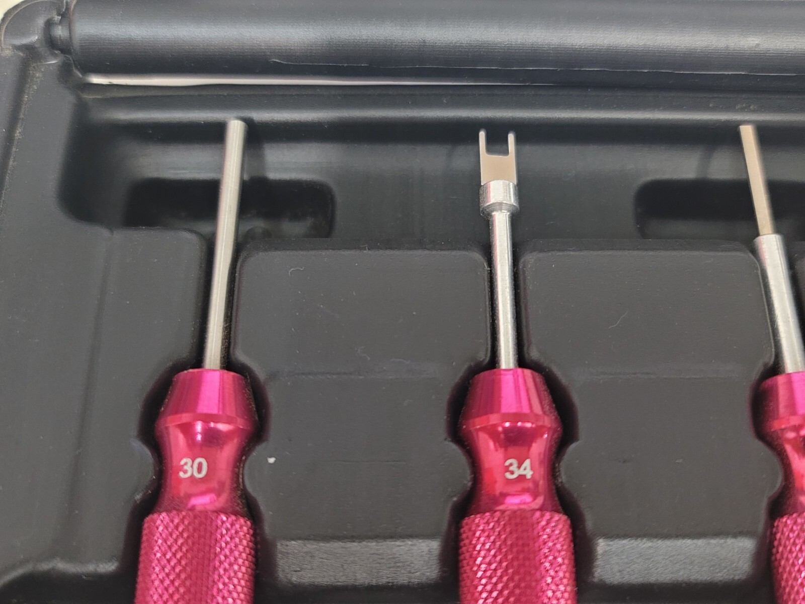 NEW UNUSED MAC TOOLS # TT95926 5 PIECE BMW TERMINAL TOOL KIT – T7