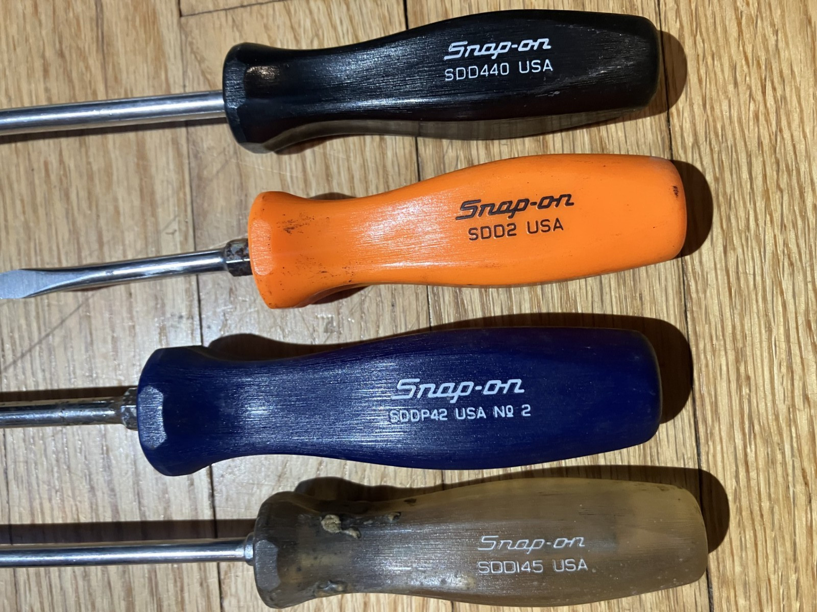 Lot of 6 Snap-On Screwdrivers (Various Colors/Sizes) Made in USA -w/Snap-On Tray