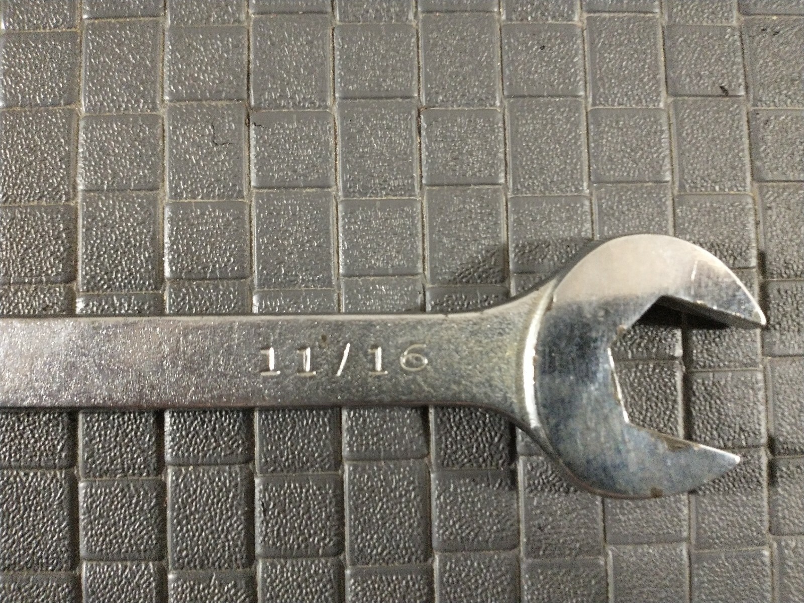 Mac Tools CL22 11/16″ Combination Wrench 12 Point With Textured Finish USA