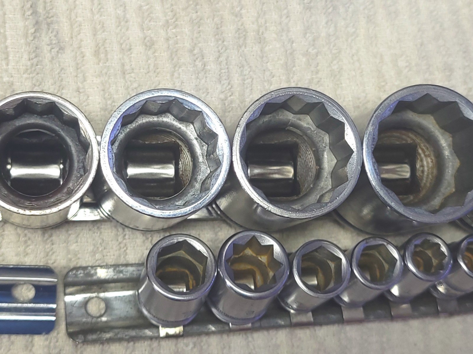 Huge Mustang New Britain Socket Set 1/2″ 3/8″ & 1/4″ Drive 31pc Buffed Nice!