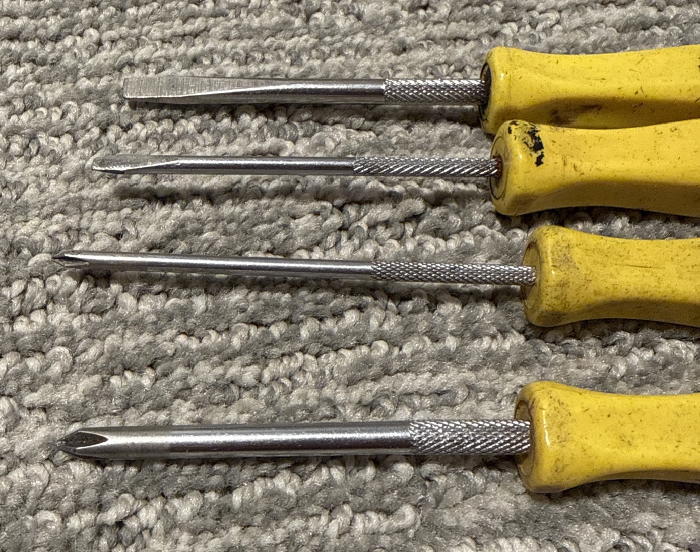 Lot Of 4 Snap On SDD306, SDDP300, SDDP301, SDD304 Mini Screwdrivers
