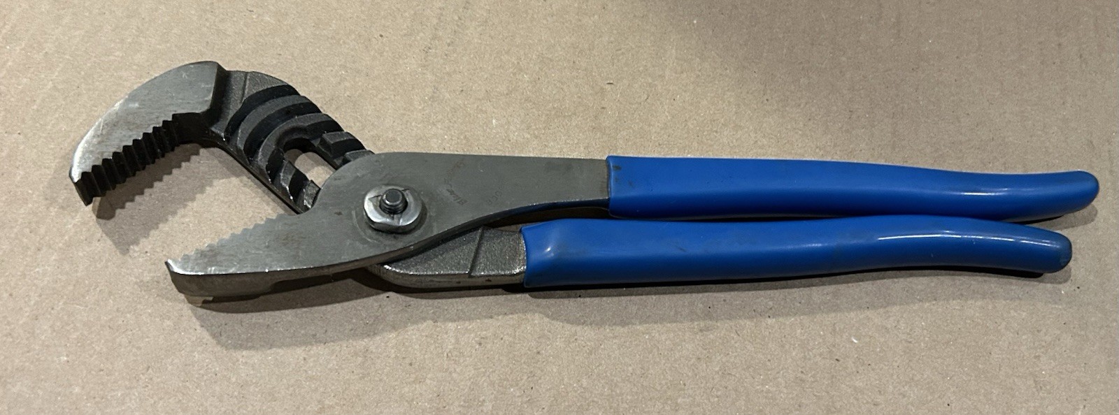 NOS. Brand New Blue-Point 10″ Adjustable Joint Pliers BDGAWP100