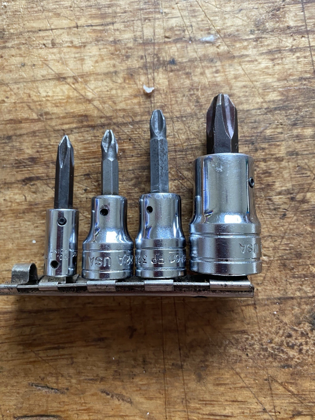 Snap On 1/4 & 3/8 Drive Base Phillips Screw Drivers With Organizer