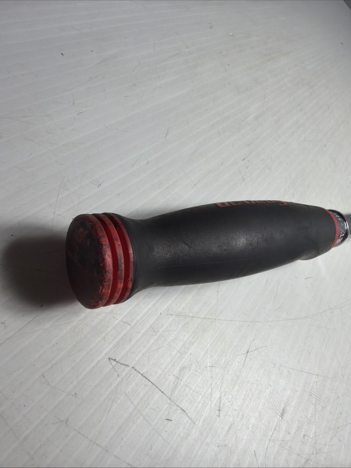Snap On 1/2″ Drive Red Black Soft Grip 24″ Long Breaker Bar SHBB24