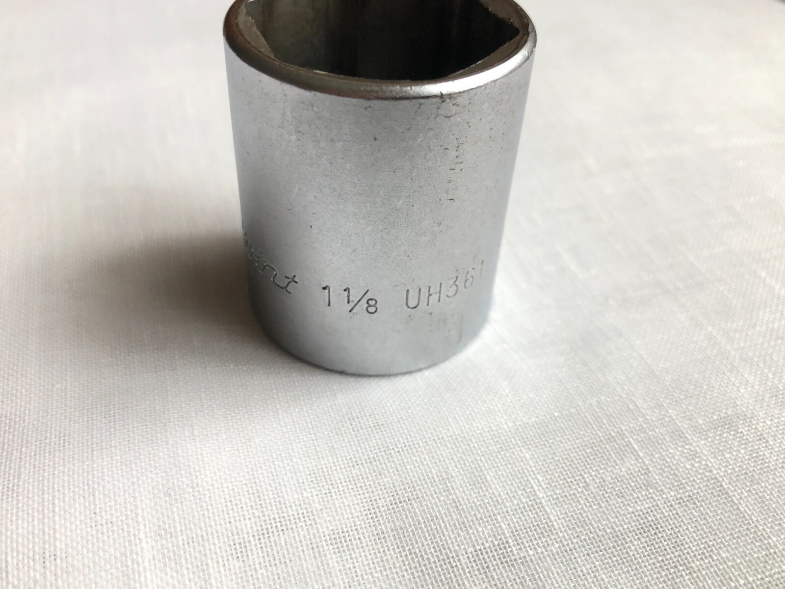 Blue-Point 1-1/8″ 1/2″-Drive Socket 6-Point UH301 Matte Silver USA
