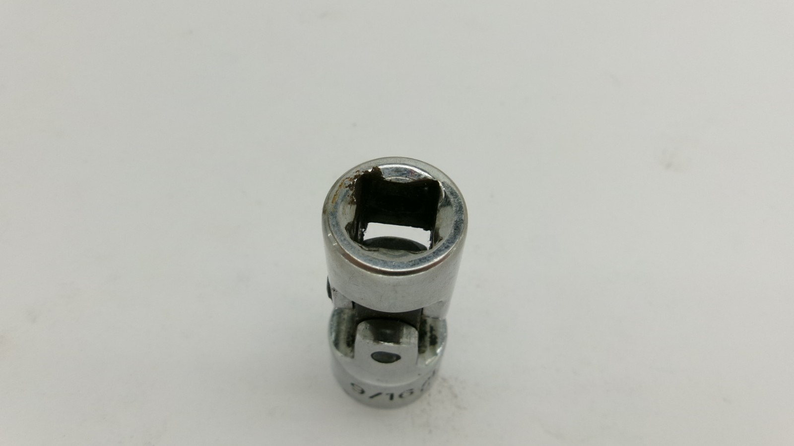 Mac tools USA 3/8″ drive 9/16” SAE 6 point Universal Swivel Socket XU186R Nice!