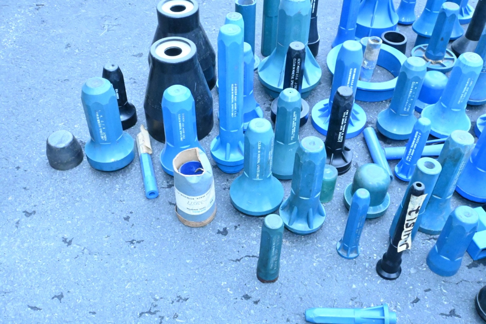 LOT OF KENT MOORE GM TRANSMISSION TOOLS DRIVERS SEAL PROTECTORS 134 EACH