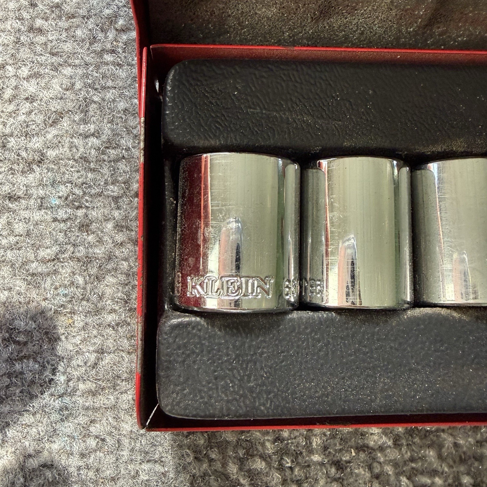 VTG Klein Tools 3/8 Drive Metric Socket Set 13-Piece 6-Point 7mm-19mm Metal Case