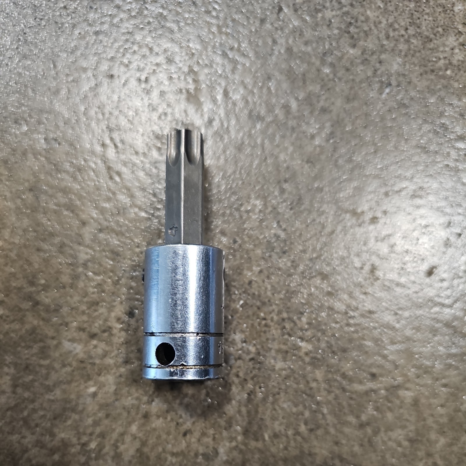 Snap-on Tools USA 3/8″ Drive T50 Torx Standard Bit Socket Driver FTX50E