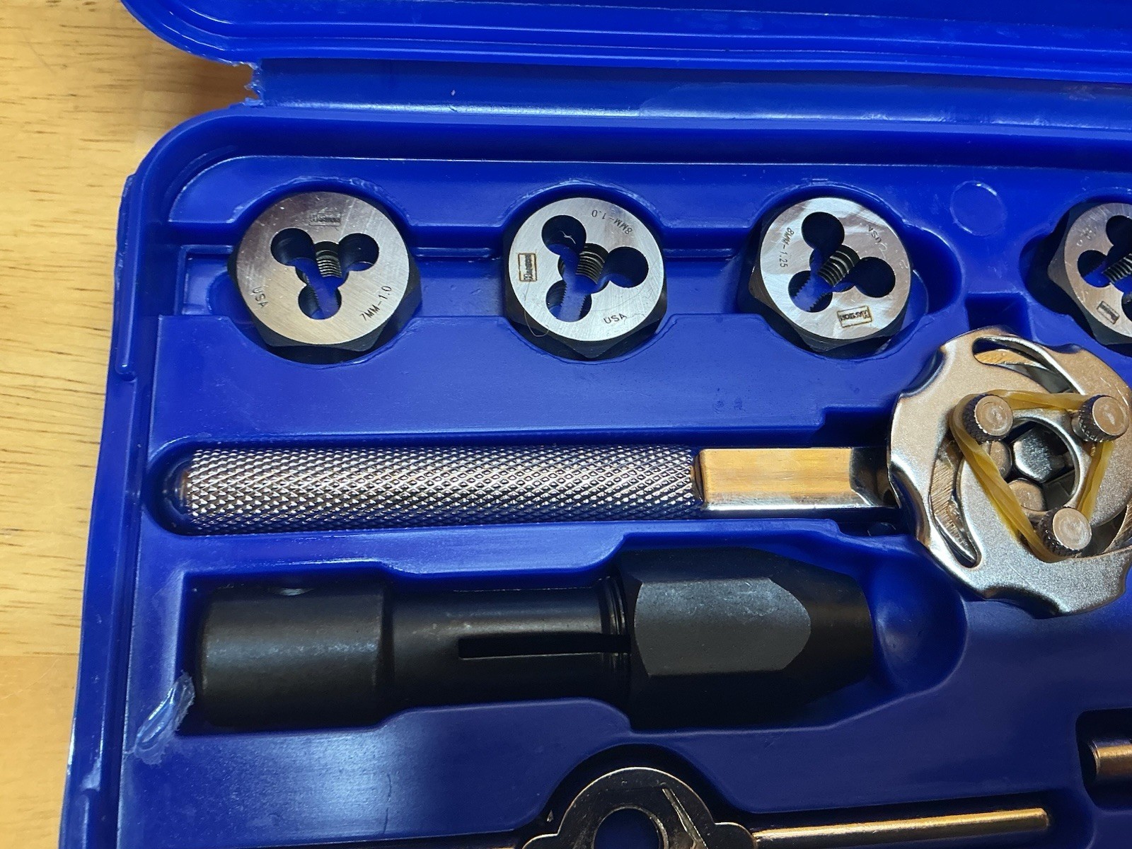 Irwin Hanson 26317 41 Pc. Metric Hex Tap & Die Set (3mm-12mm)