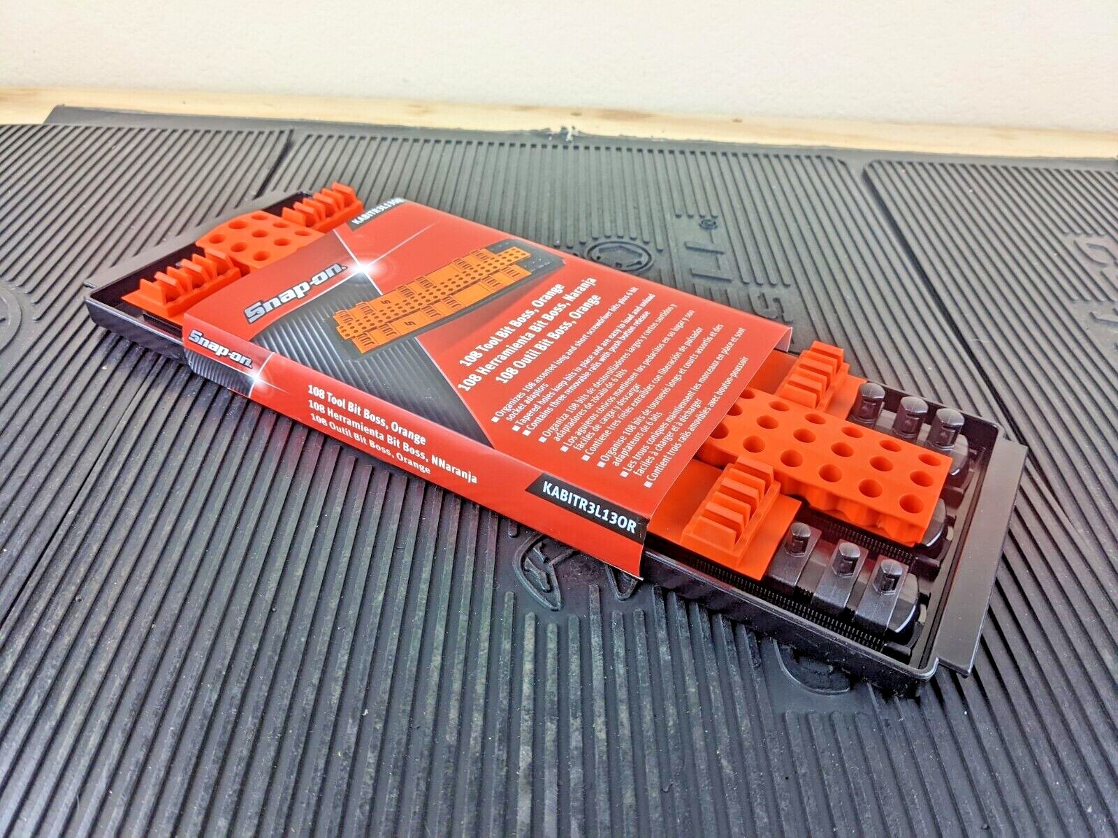 #at128 NEW Snap On 3 Row 108 Tool Bit Boss KABITR3L13OR In Orange
