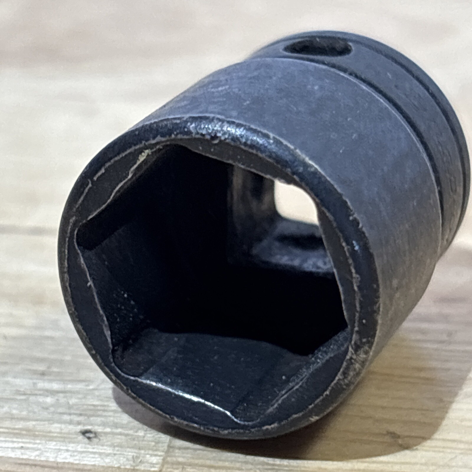 Snap On 11/16″ Shallow Black Industrial Socket 3/8″ Drive 6 Point GFS221
