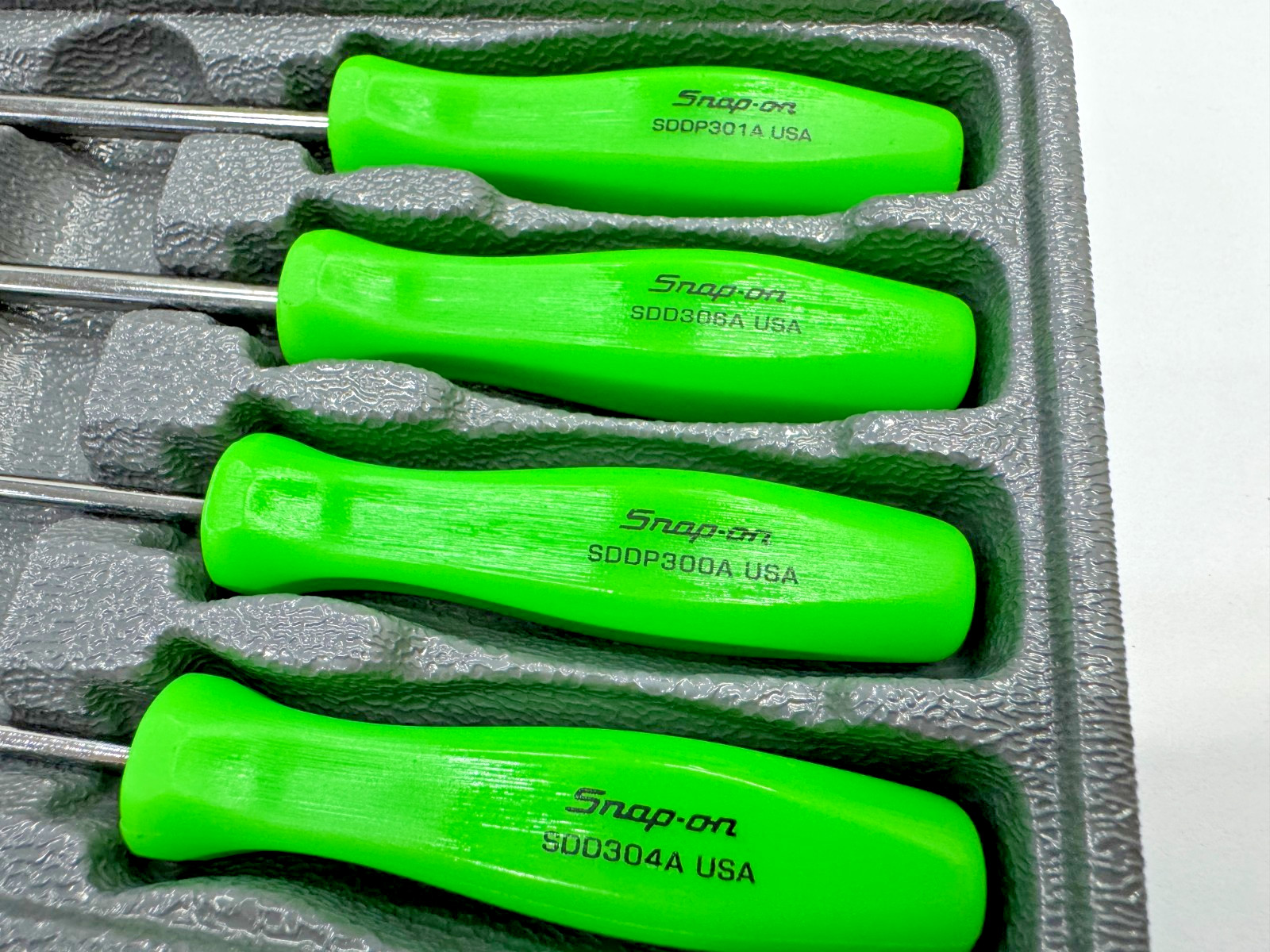 Snap-on Tools USA NEW GREEN 4pc Mini Hard Grip Combo Screwdriver Set SDDX40AG