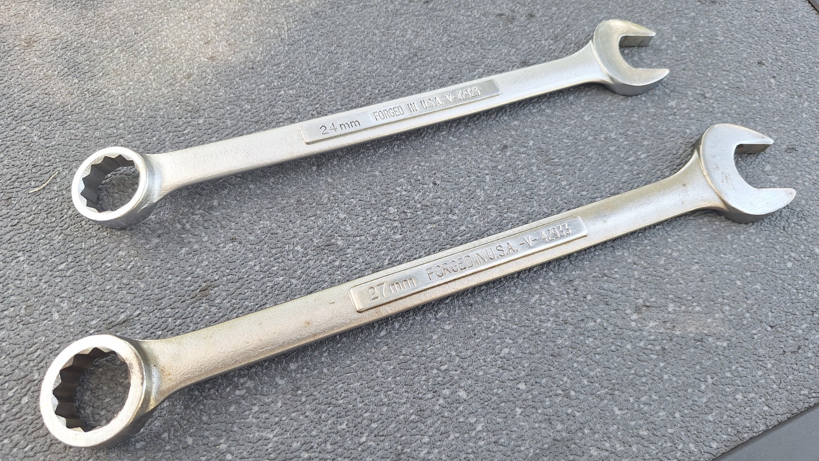 Craftsman USA 42933 -V- 27mm & 42923 -V- 24mm 12 Point Combination Wrench Set