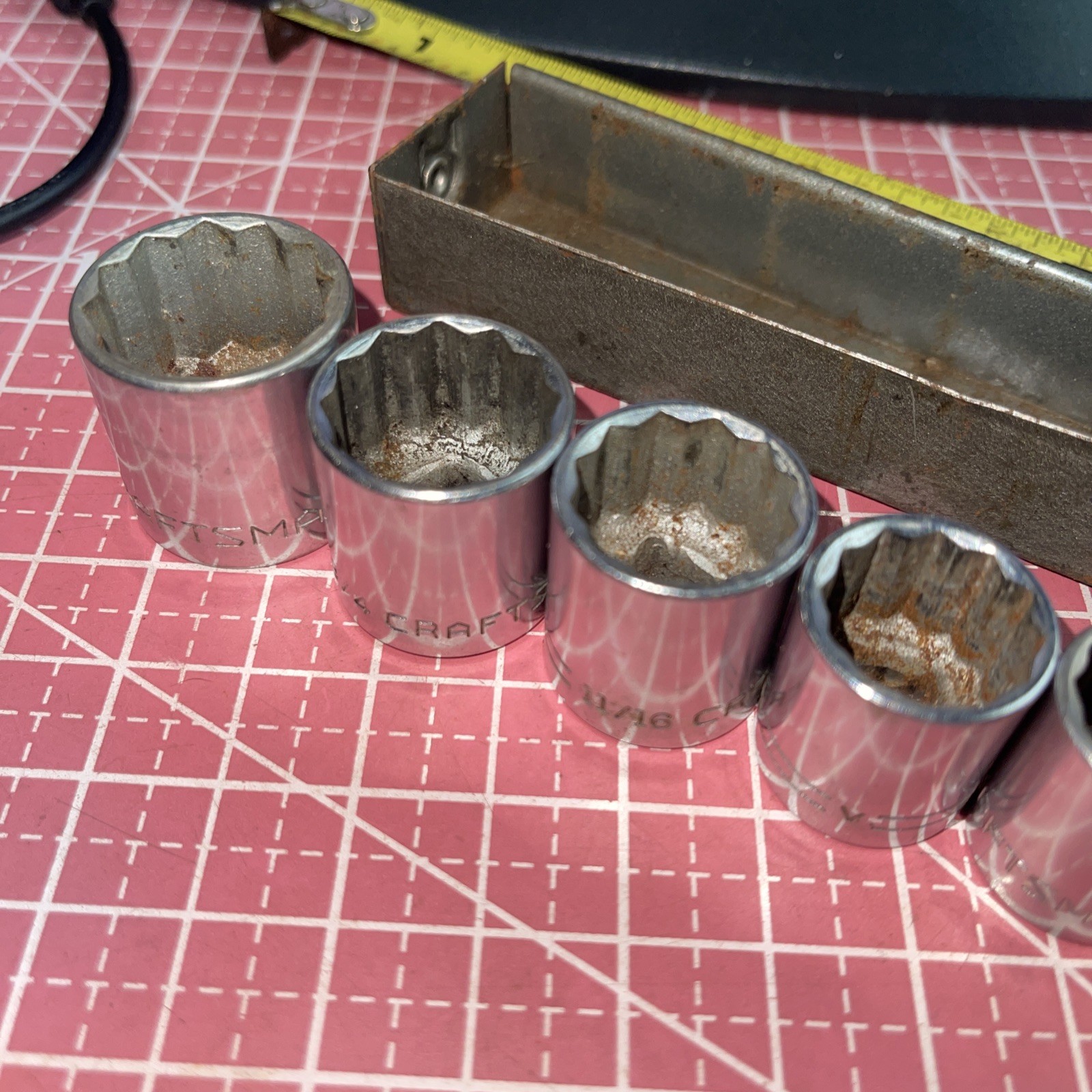 Sears Craftsman USA 8 Piece V SAE 3/8 Drive Socket Set Metal Lip Hanger Case