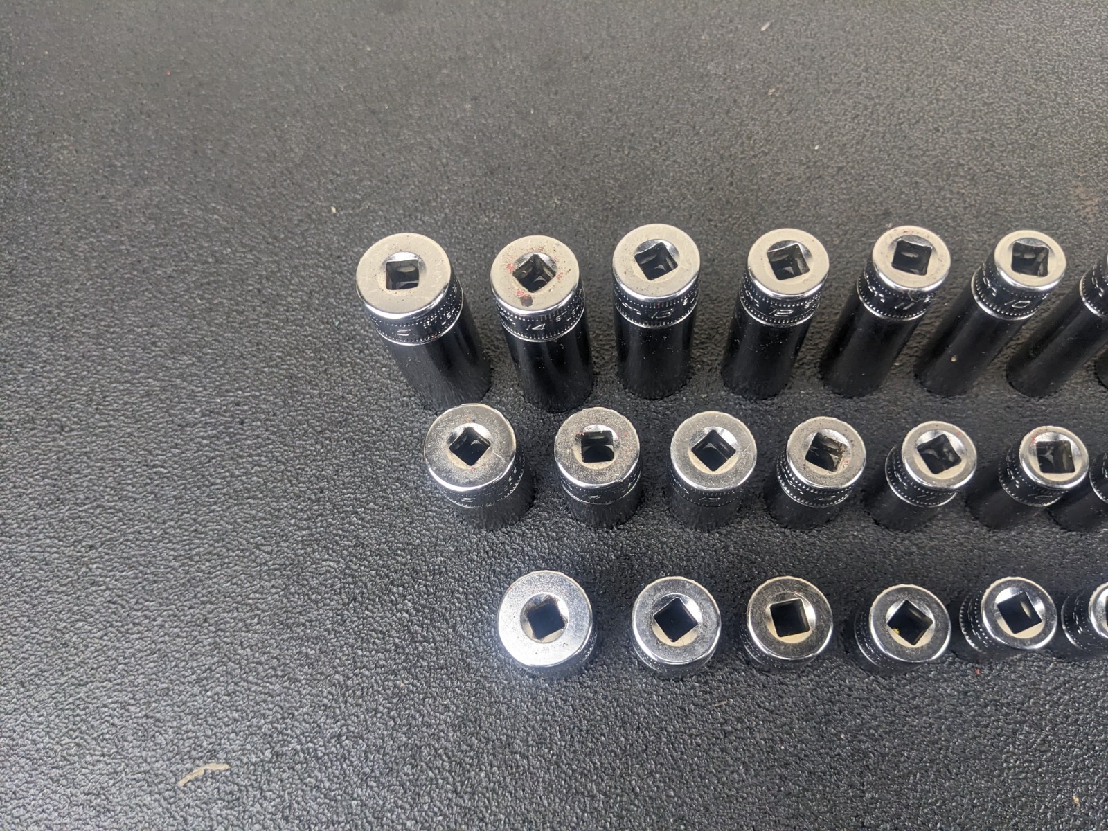 #bj243 Snap-On Tools 142STMMSYFR1 42pc 1/4″ Drive 6-Point Metric Foam Socket Set