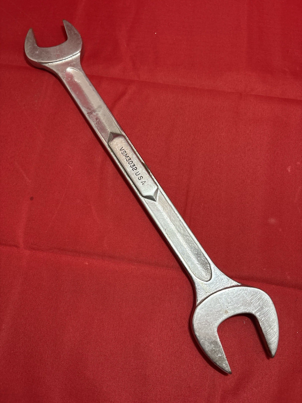 SNAP-ON Tools USA 30mm X 32mm Open-End Wrench VOM3032 Marked 14 Inches