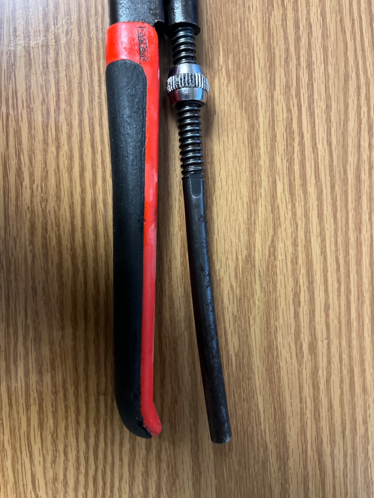 SNAP ON PWZ – 12.5″ LONG WITH RED AND BLACK HANDLE ADJUSTABLE PLIERS -LOC#185