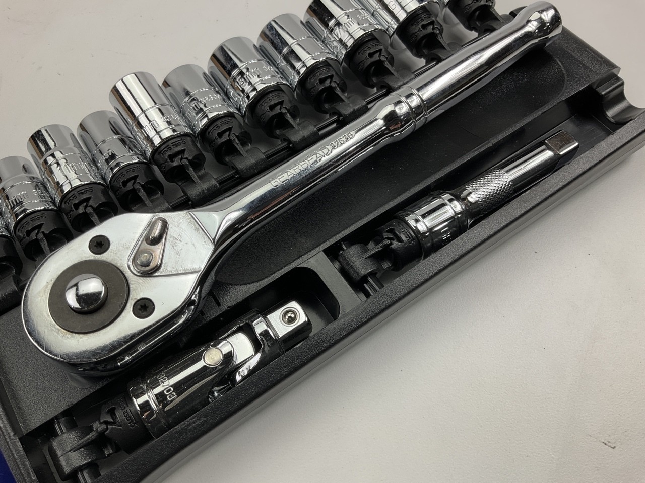 Gearhead GH4253 3/8″ Drive Metric Socket &Ratchet Handle Set, 14-Piece