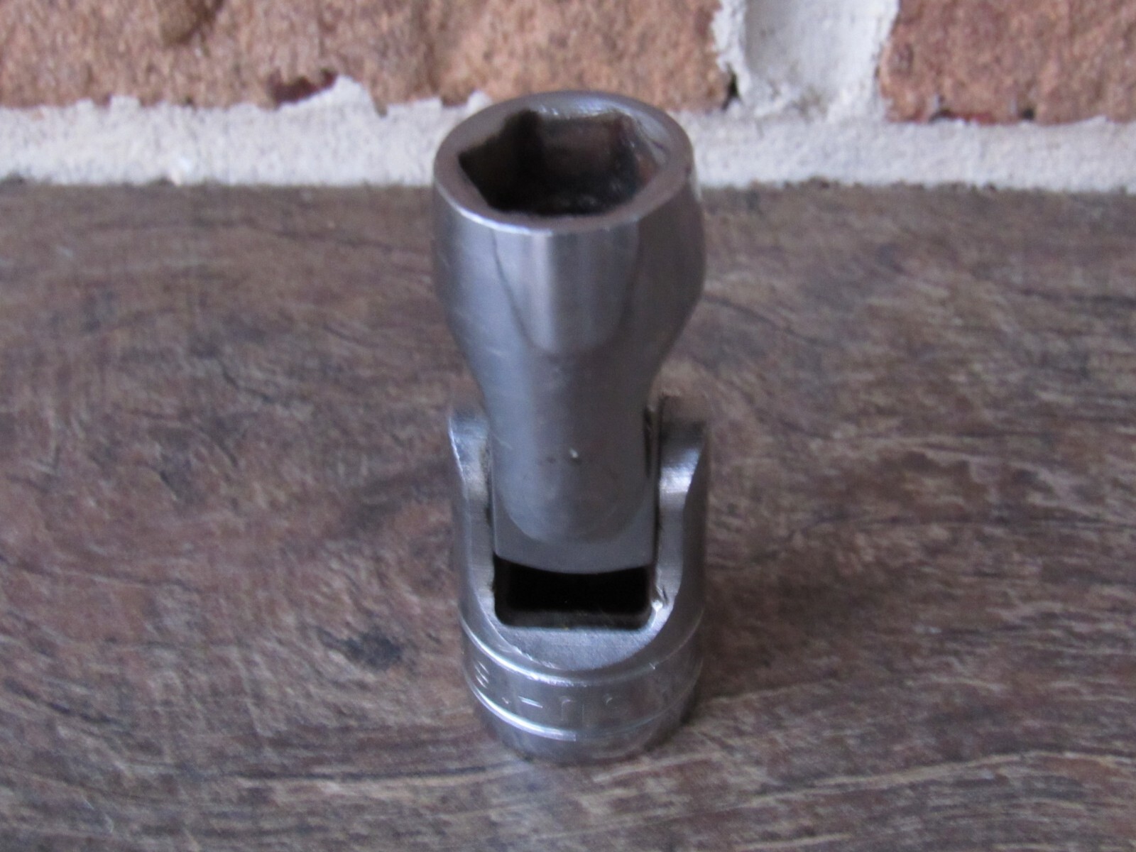 SNAP ON SU18 1/2″ DRIVE 9/16″ 6 PT SAE UNIVERSAL FLEX SWIVEL SOCKET UNDERLINE SU