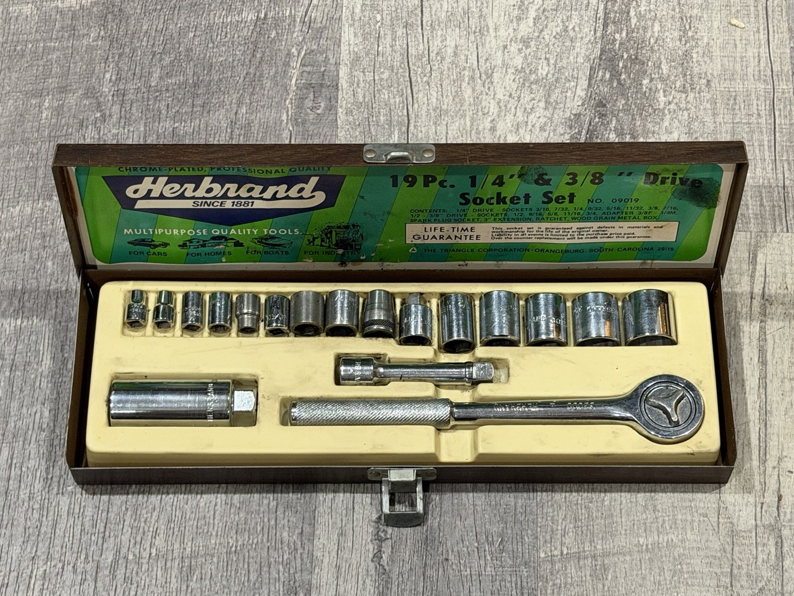 VINTAGE Herbrand 19PC 1/4” & 3/8″ Chrome Plated Drive Socket Set (09019)/USA