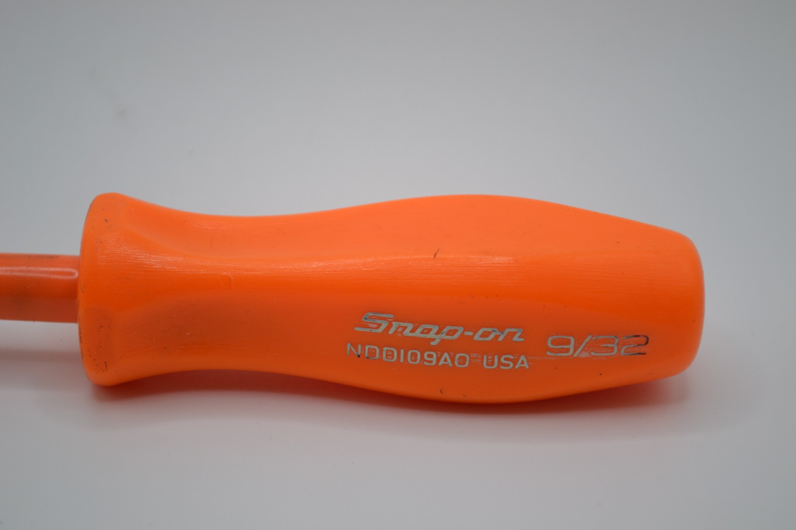Snap on Tools NDD109AO 6-Point SAE 9/32″ Hard Handle Nut Driver (Orange) USA S-5