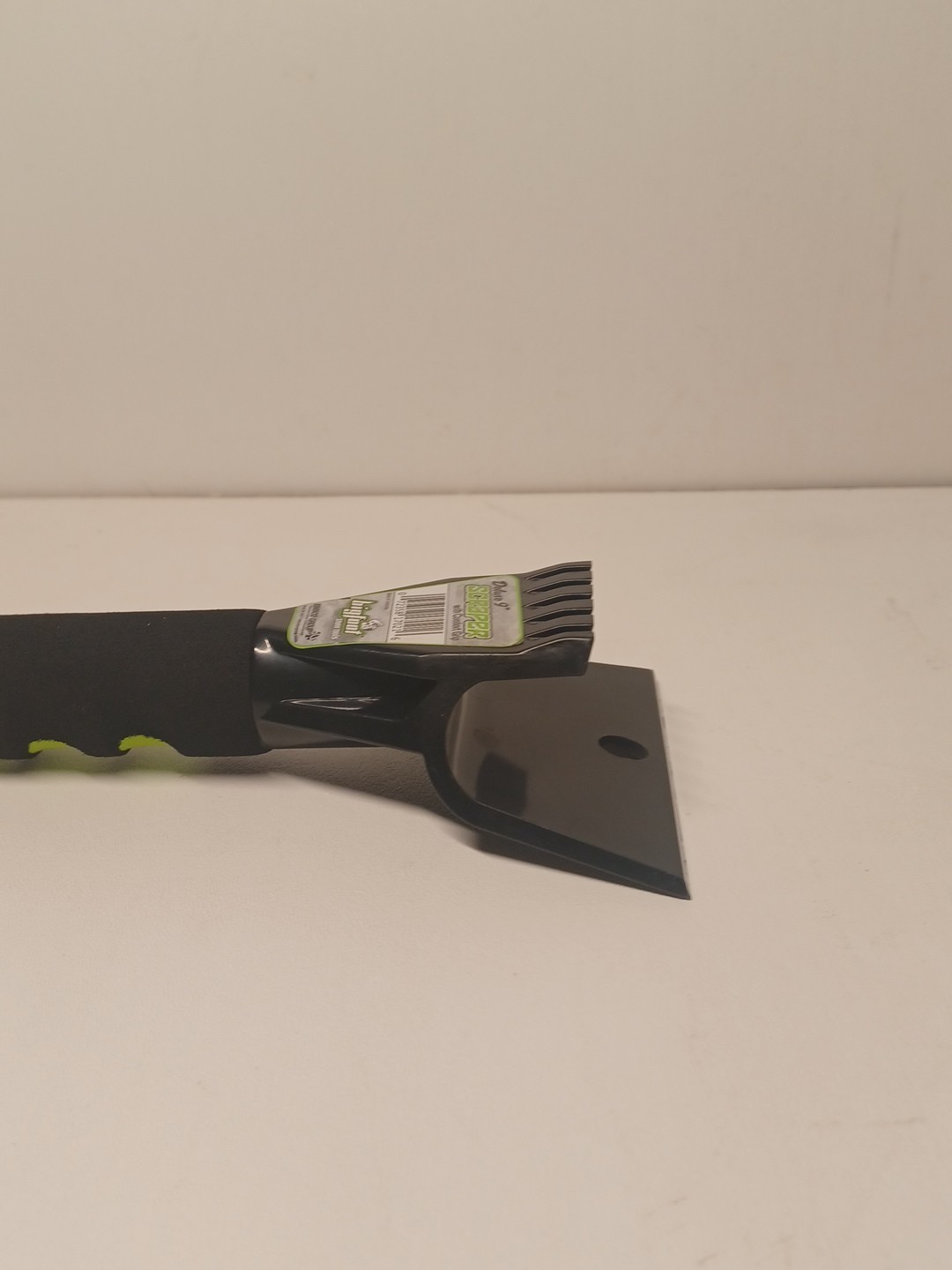 1 Emsco Bigfoot Deluxe 9 in. Dual-Head Car Ice Scraper, Glovebox 9″