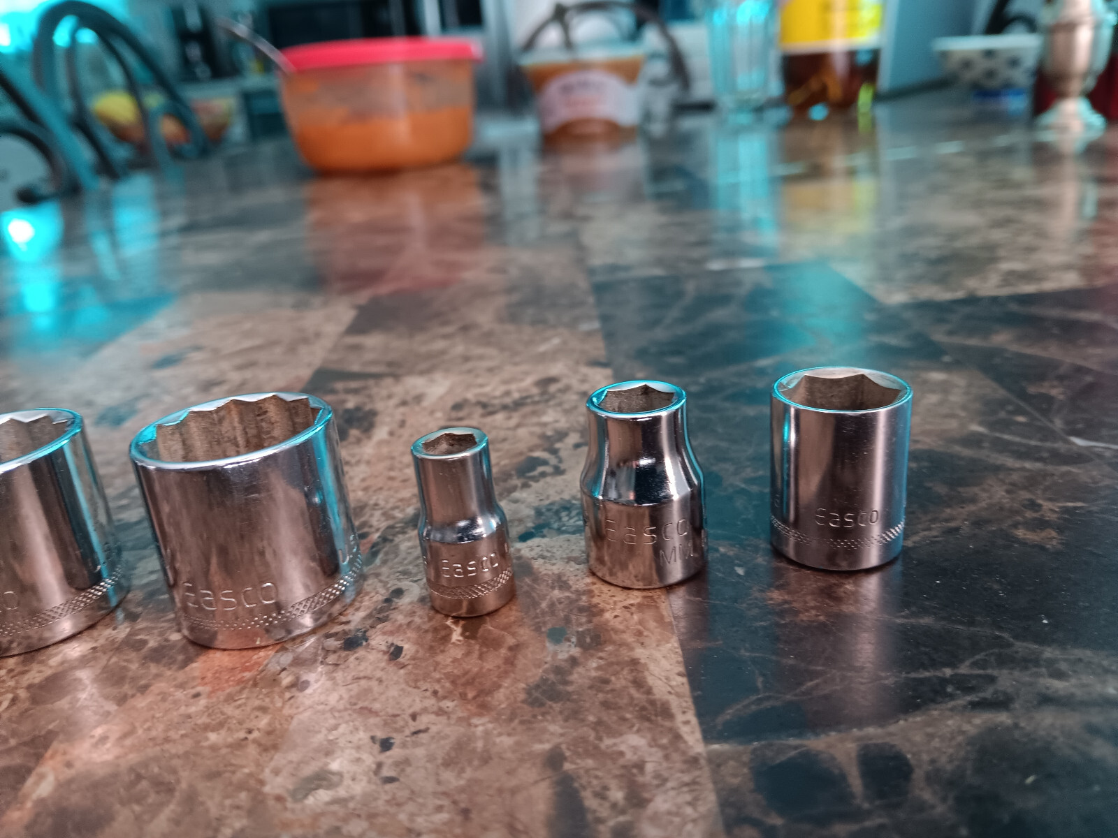lot of Easco drive socket 12 pieces three of them are 3/4 (52 3124)