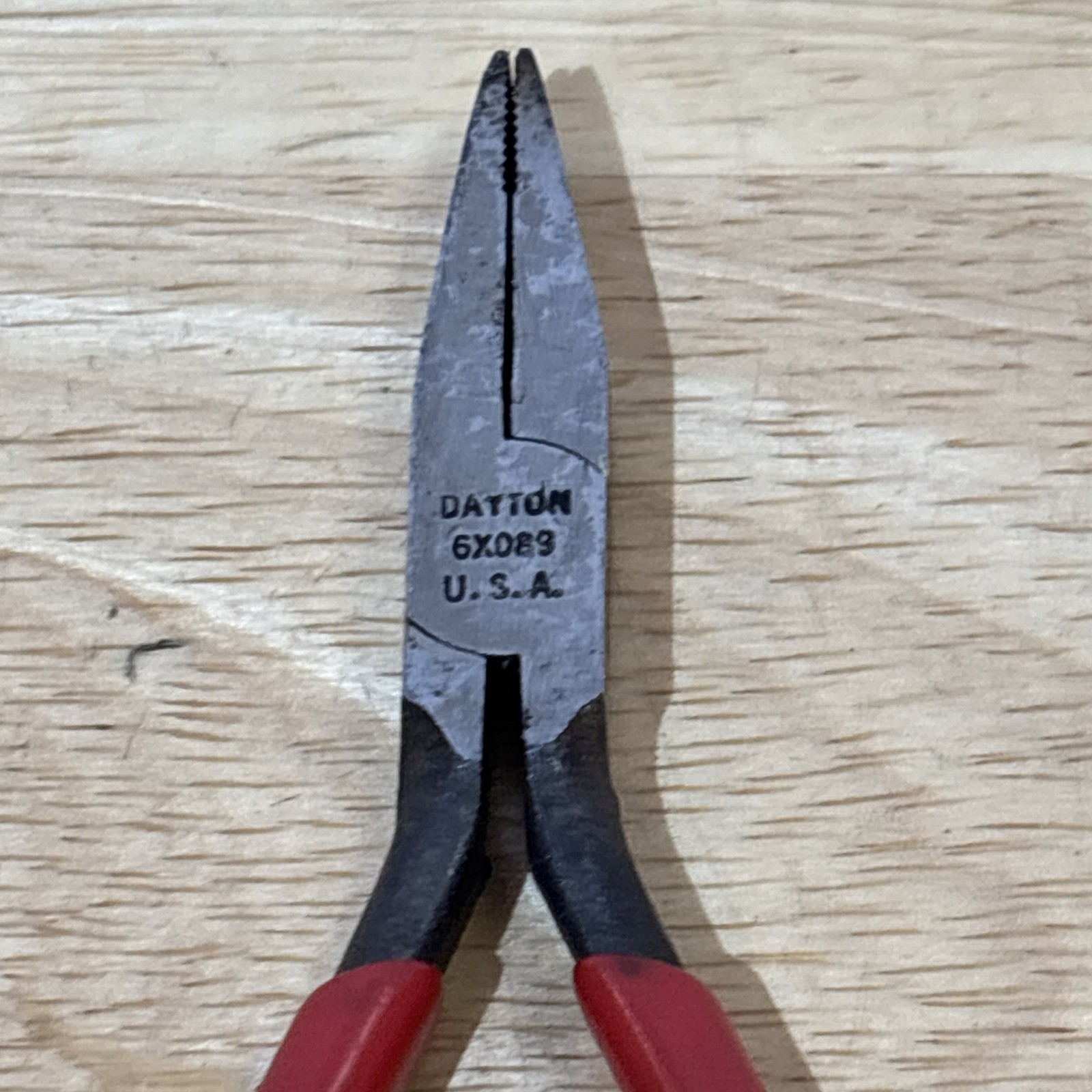 Dayton Mini 4.75″ Duck Bill Pliers Red Handle 6×089 Vtg USA