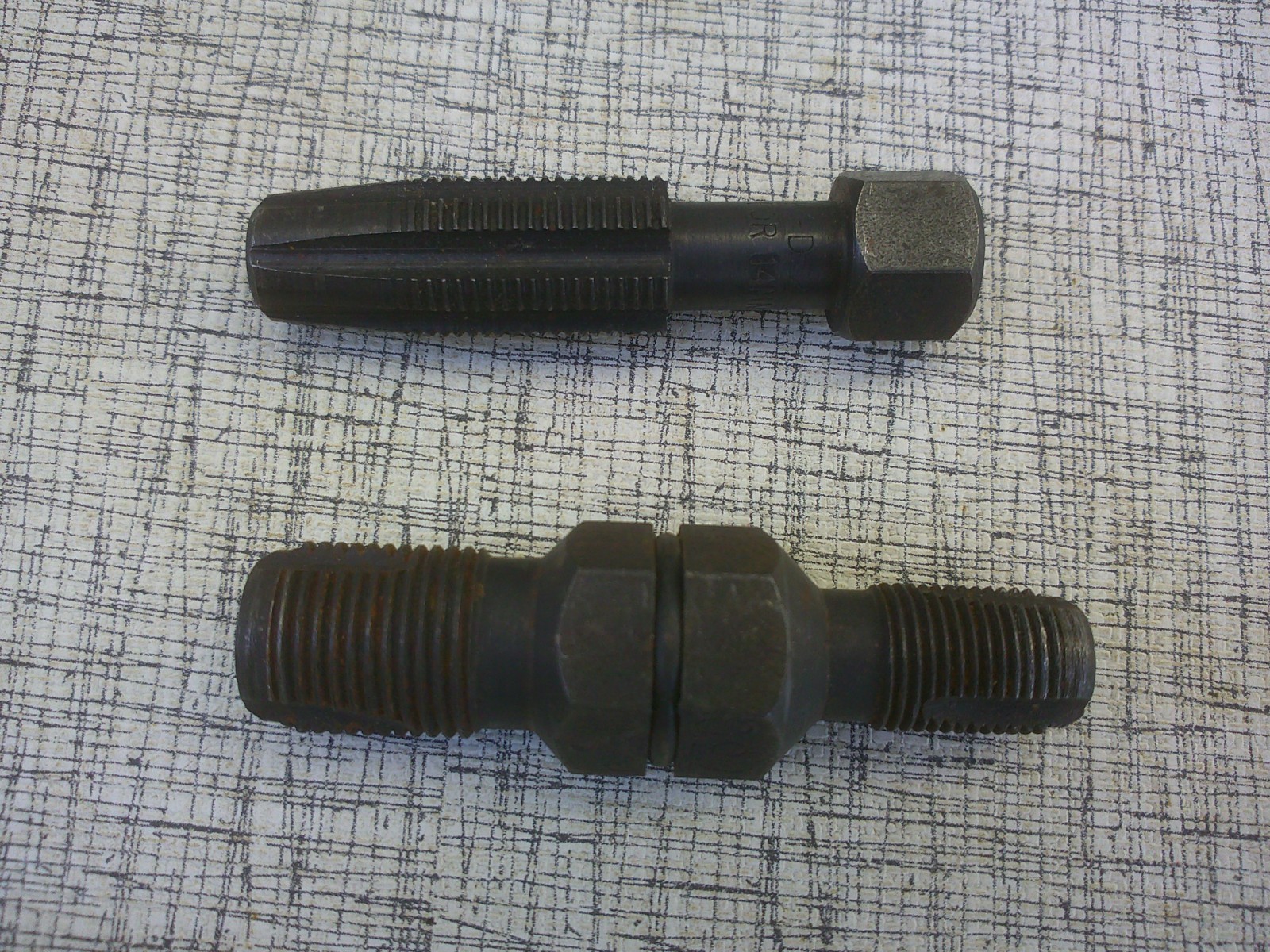 Assorted Metric Spark Plug Taps with Reamer and Thread Chaser