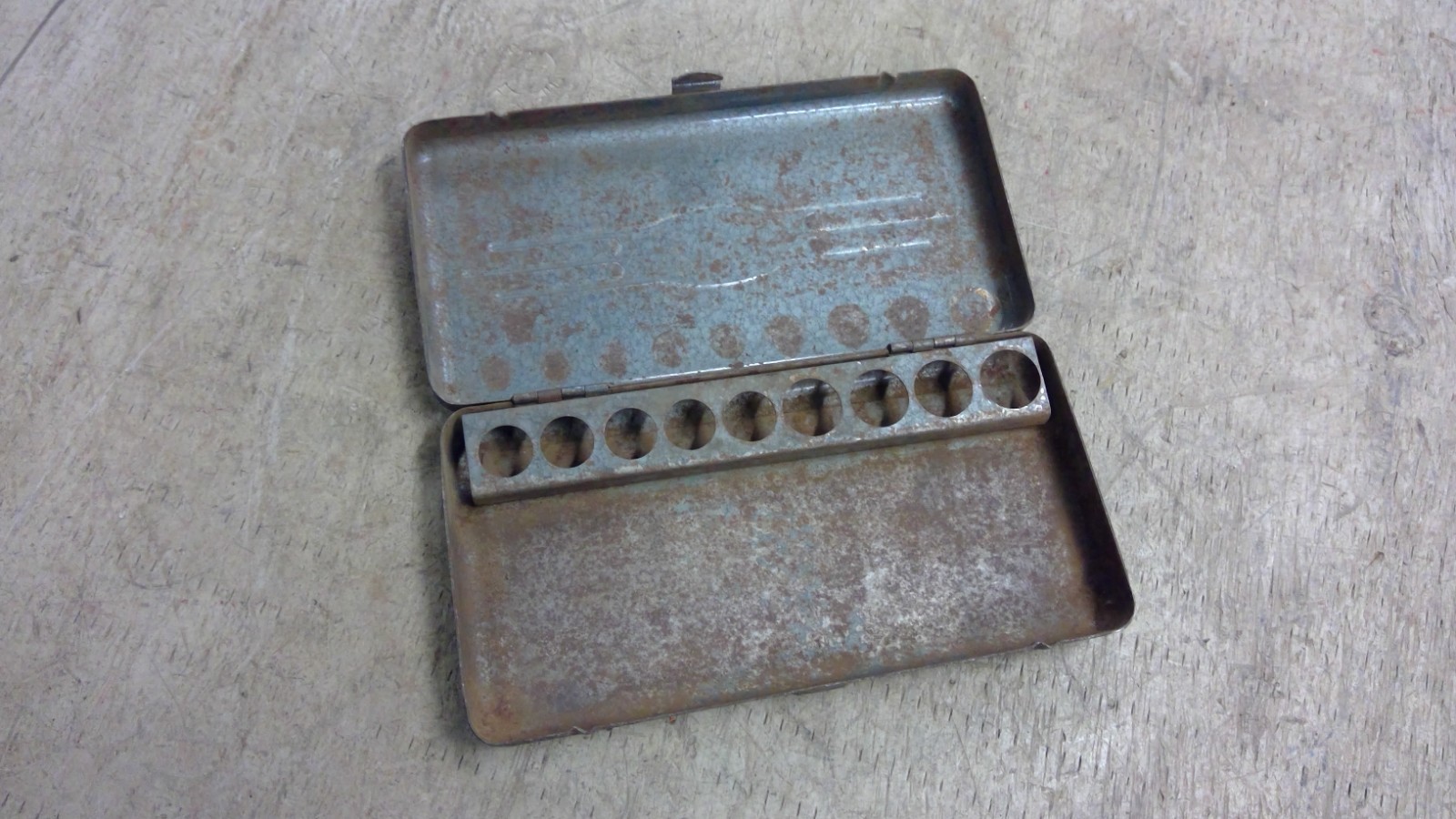 Vintage 1950’s Craftsman 1/4″ Drive Socket Set Metal Case USA