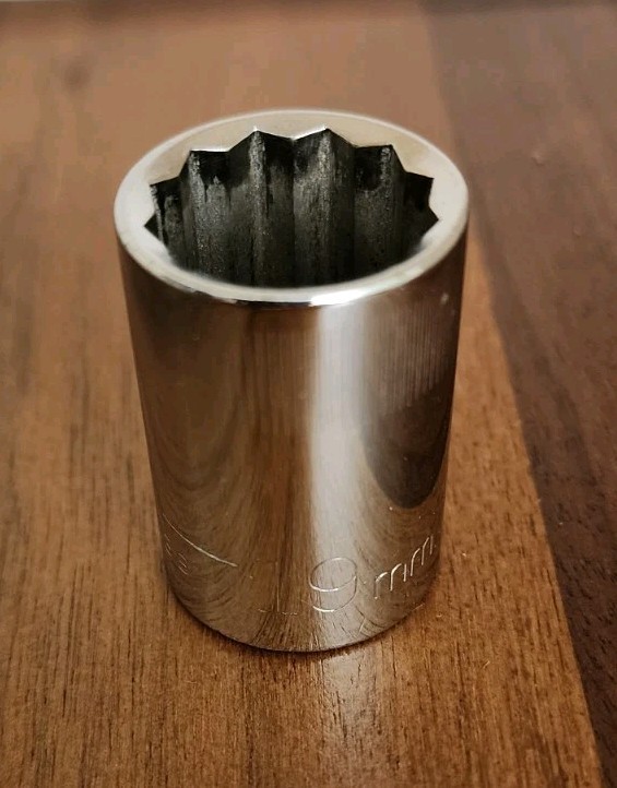 Craftsman USA 19mm Socket 12 Point 1/2″ Drive G 44238 (Top Knurl)