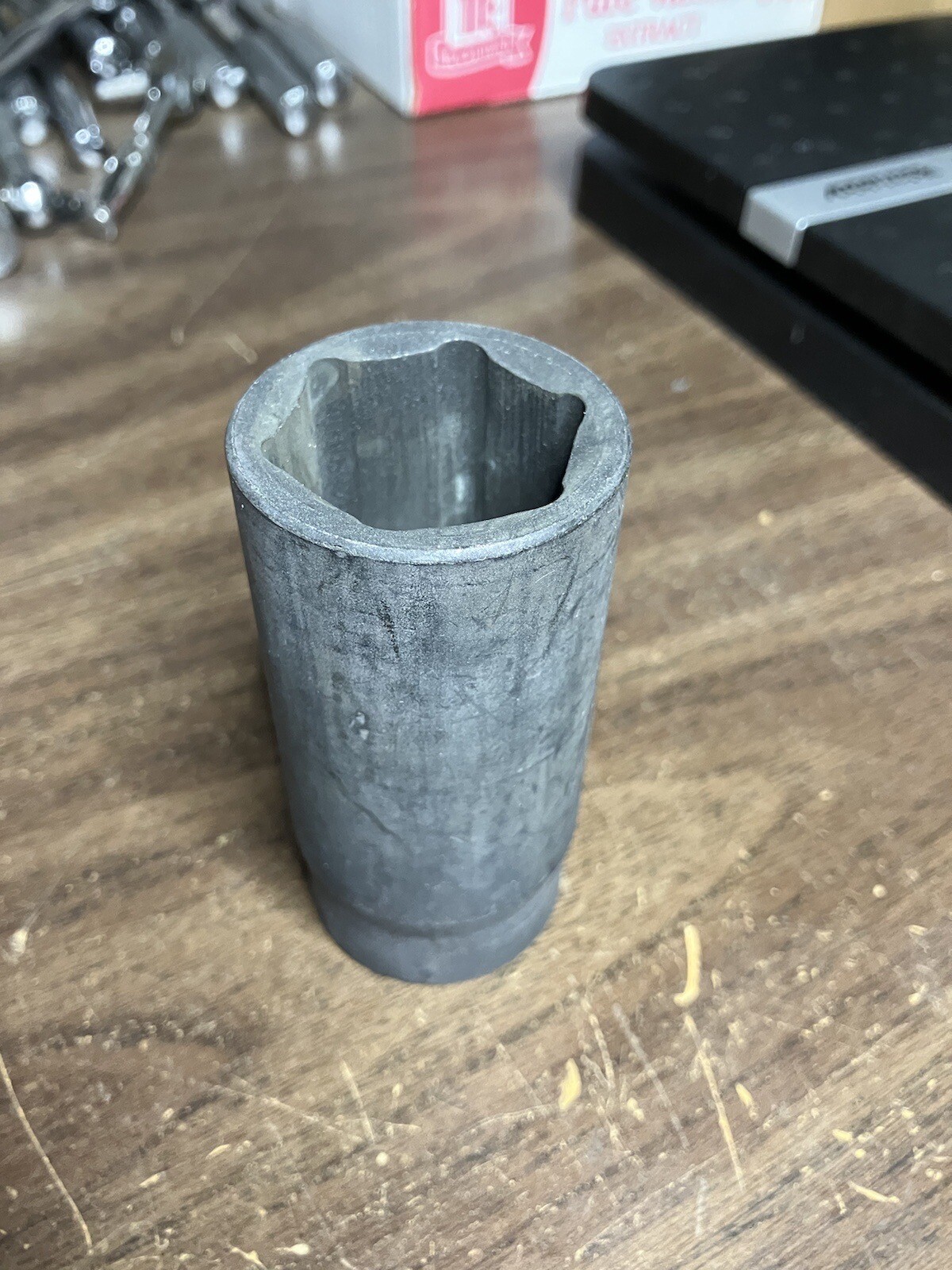 Performance Tool W80548 1/2″ Drive 29 mm 6 Point Axle Nut Socket