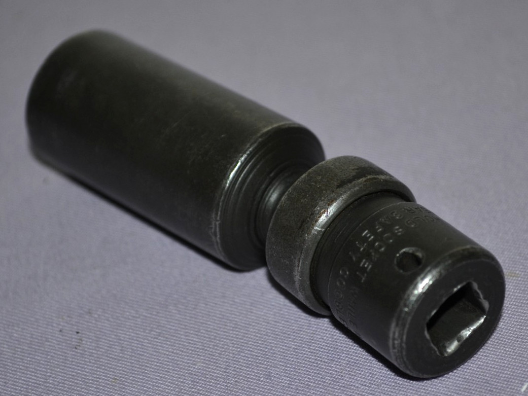 Snap-On S97098 3/8″ Drive 6-Pt 13/16″ Universal Spark Plug Impact Socket USA
