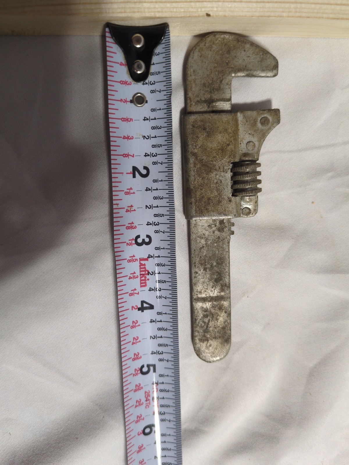 12 Wrenches, Various Sizes ( Indicated On Pictures). 4lb 9 Oz Weight.