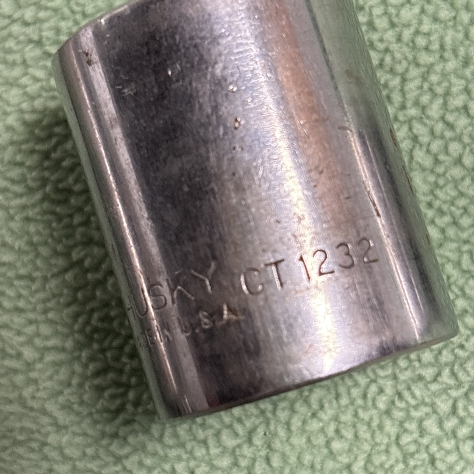 Vintage Husky CS-43 1/2″ Drive 10″ ~ Knurled Handle Ratchet. Plus Sockets Extras