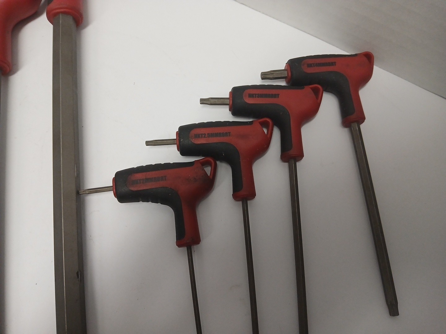 MAC TOOLS 8 PC T-Handle RBRT Metric HEX Allen Extraction Set HKTMMRBRT
